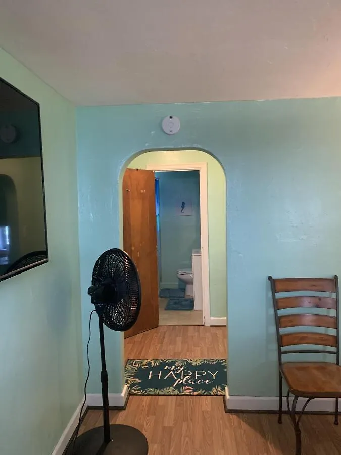 Beach Side Studio #3 Apts North Camellia Acres 0*,