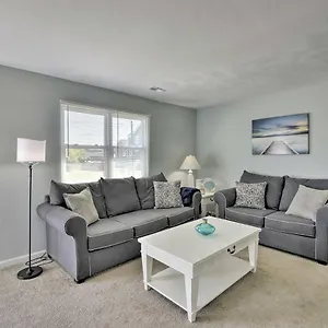 Sunny Norfolk Duplex - Walk To And Beach! Holiday home